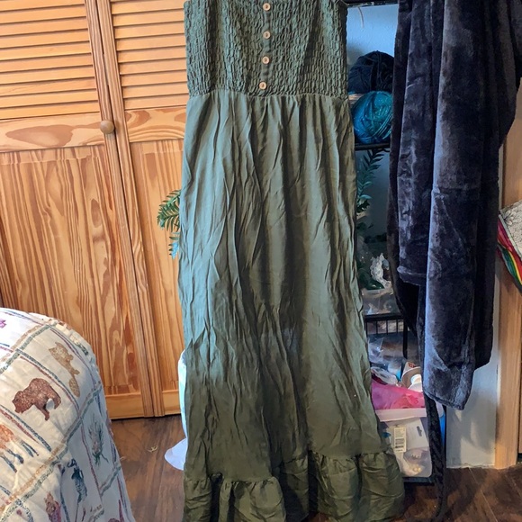 Green maxi dress - Picture 2 of 2